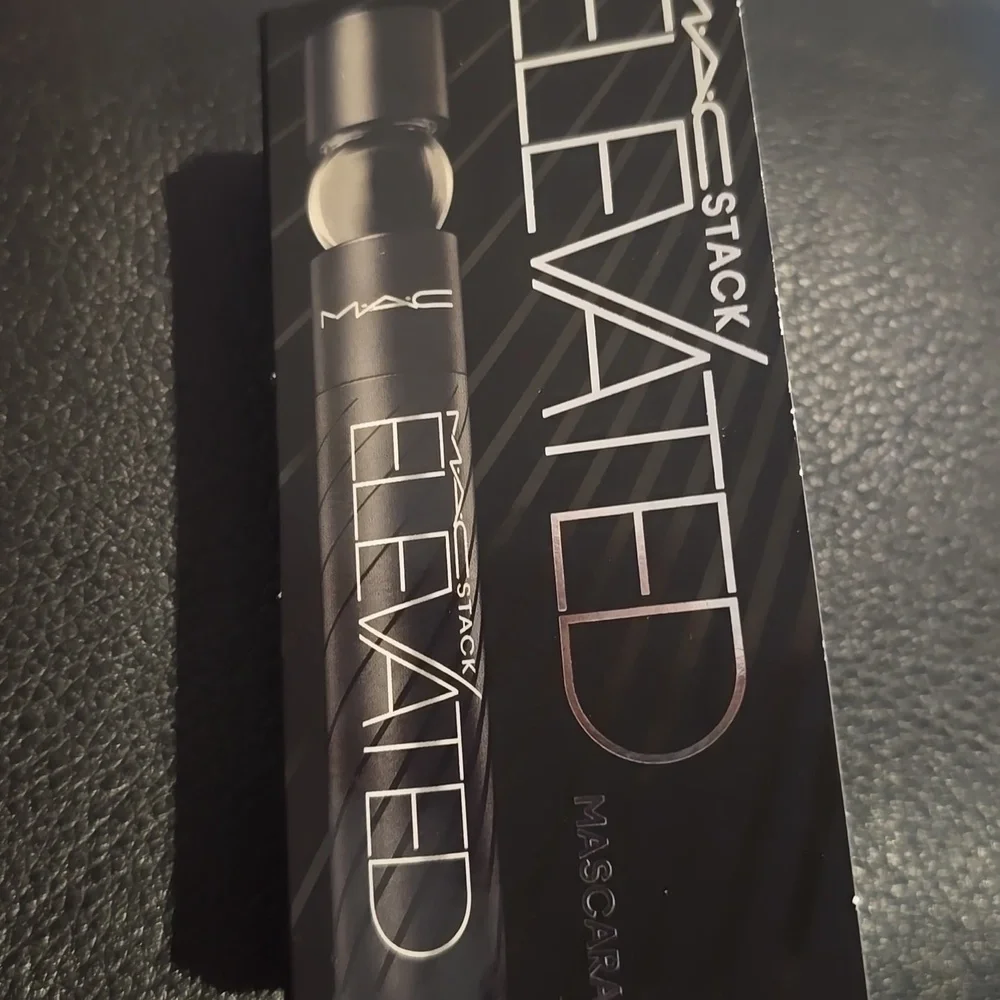 MINI MAC STACK ELEVATED MASCARA.